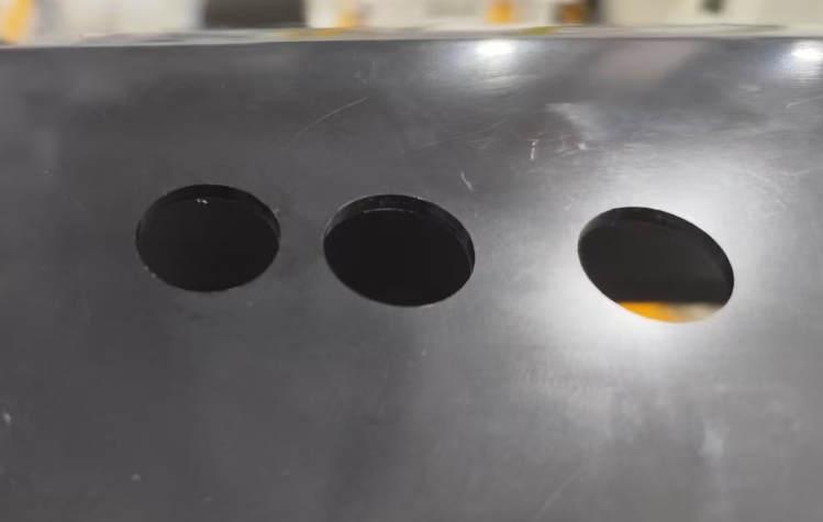 汽车保险杠铣削.png 汽车保险杠铣削.png