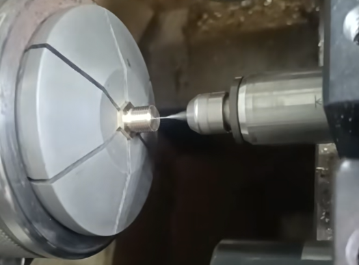 排刀机加装20mm<a href='gaosuzhuzhou.htm' class='keys' title='点击查看关于电主轴的相关信息' target='_blank'>电主轴</a>.png